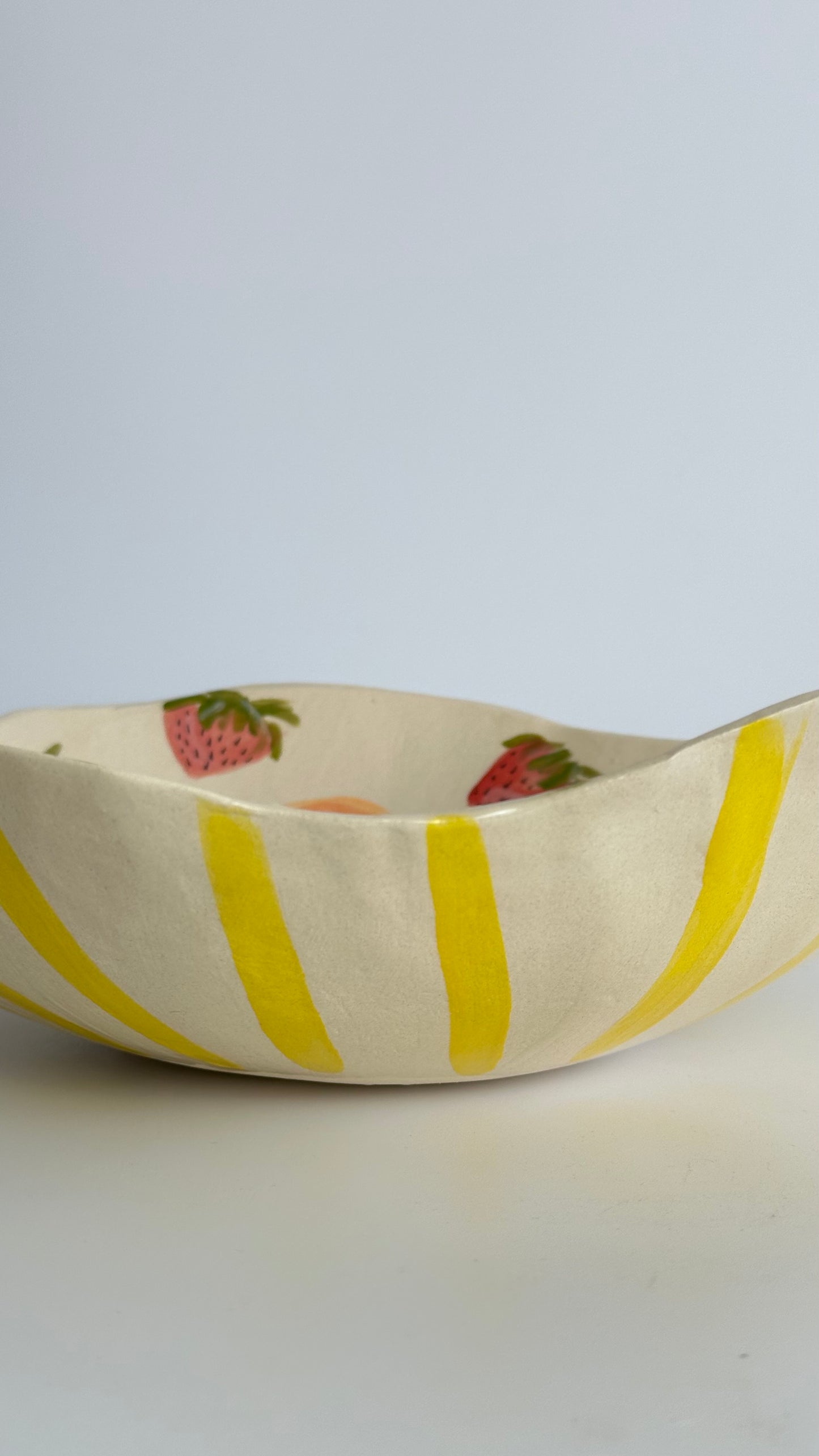 Strawberries & Peaches - Salad Bowl